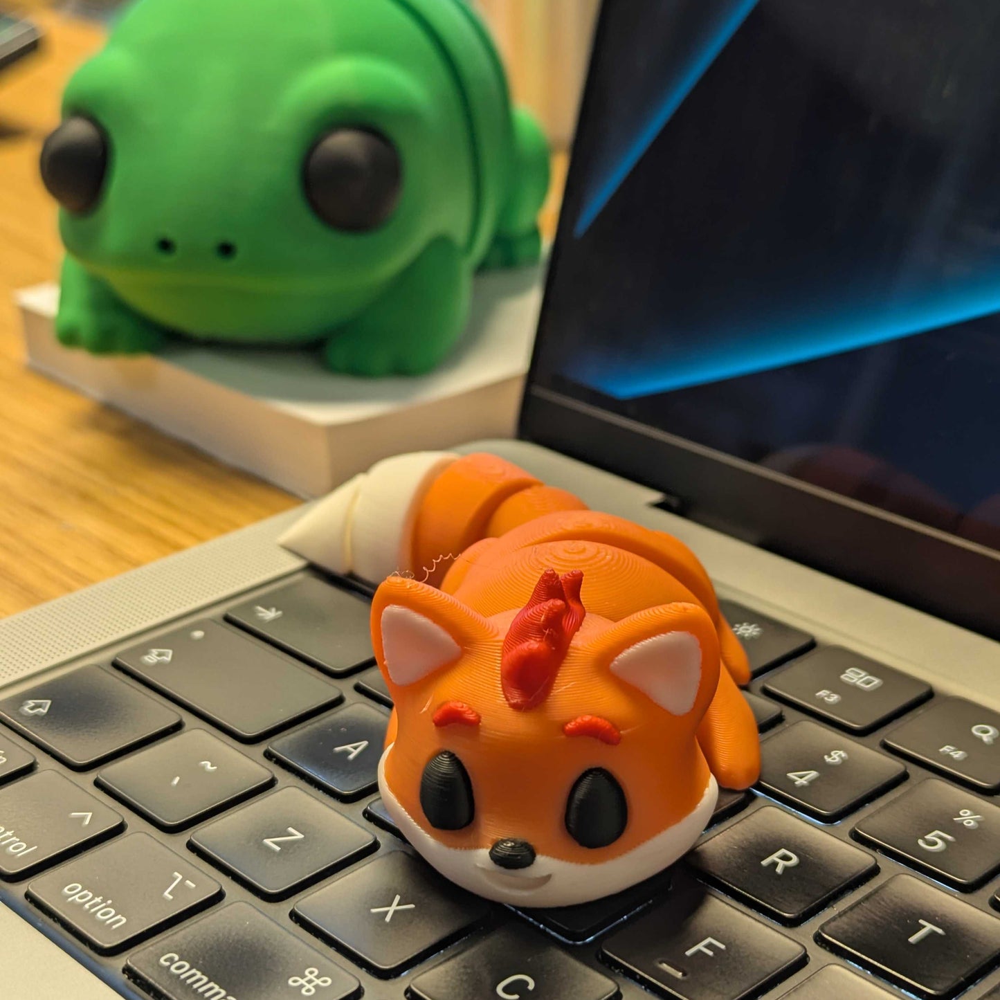 🦊 Rustie – The Playful Fox Desk Buddy