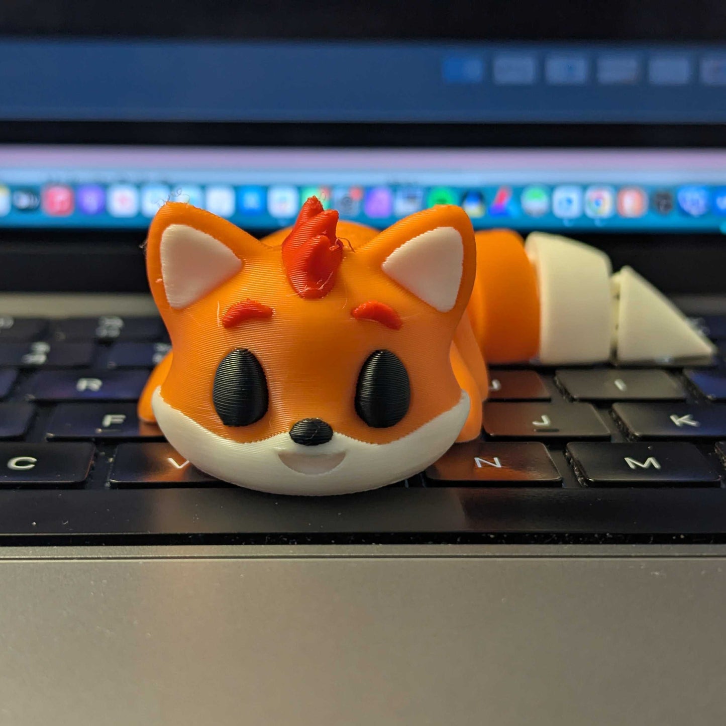🦊 Rustie – The Playful Fox Desk Buddy